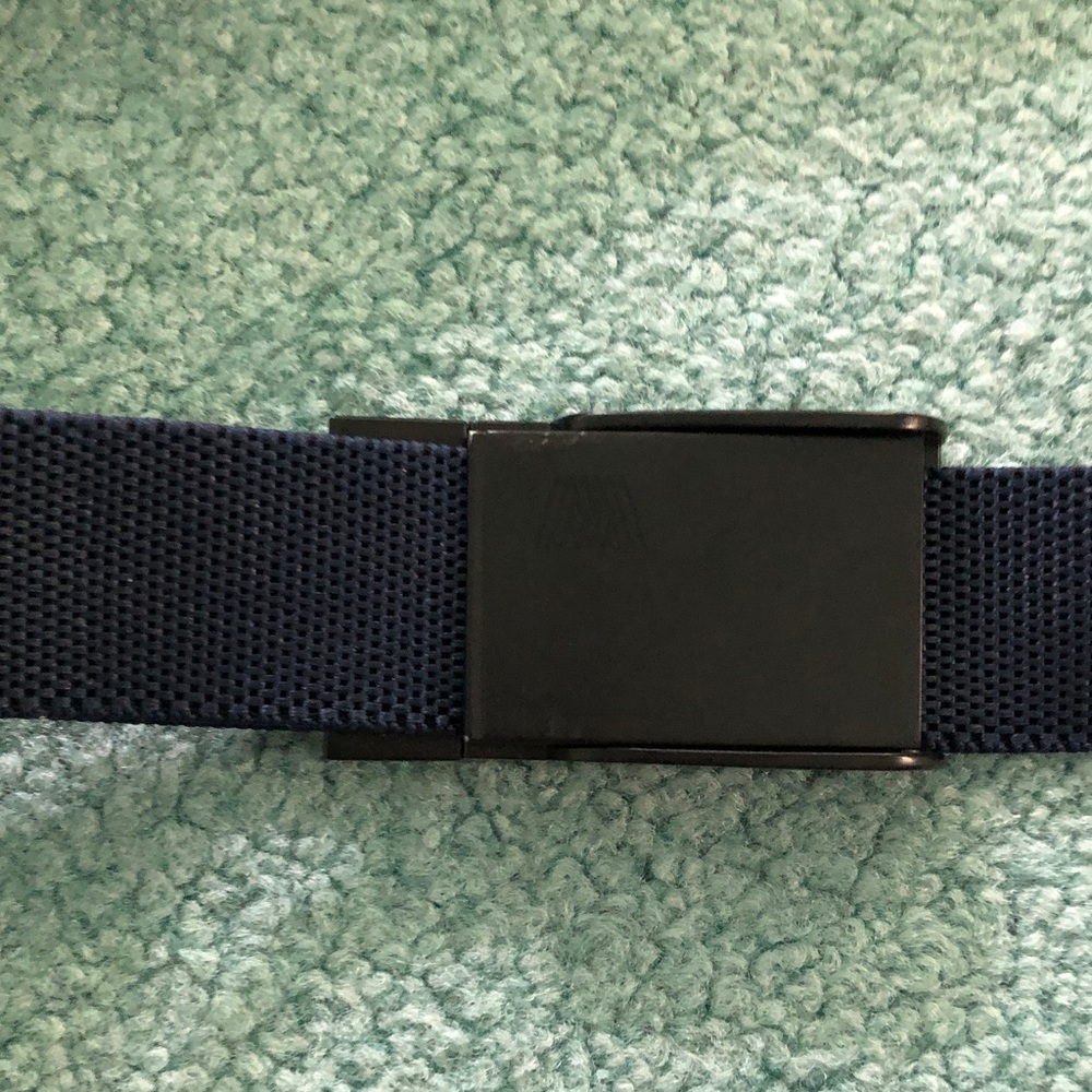 Canvas adjustable belt.